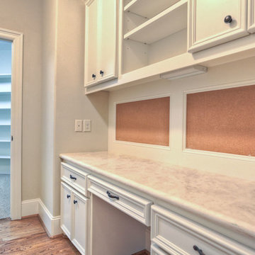 Computer Niche & Seasonal Closet Entrance