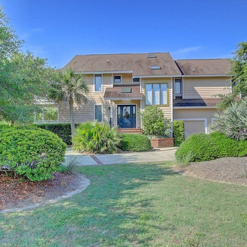 3751 Beach Court