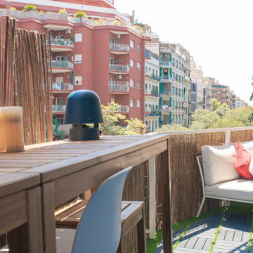 Terraza Multifuncional con Zonas de Relax, Comedor y Ocio