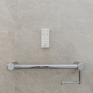 Auburn | Modern Luxe | Main Bathroom
