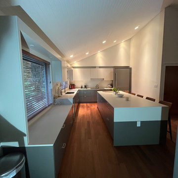Gondola Way, Whistler Kitchen