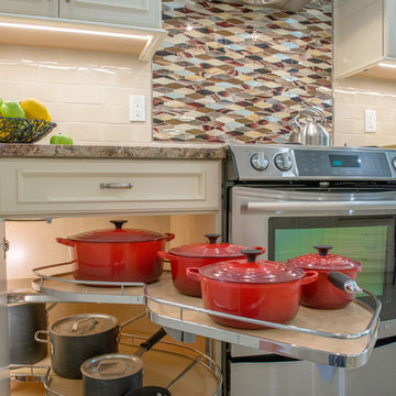 Traditional Kitchen Cabinets with a Homey Ambiance