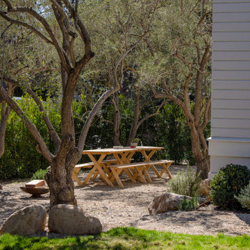 Picnic table