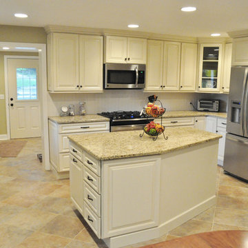 Warm Traditional Kitchen