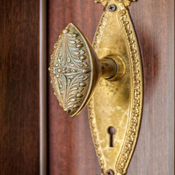 Colmar Court - Decorative Accents