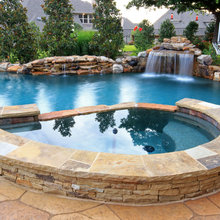 POOL/WATERFALL/HOT TUB