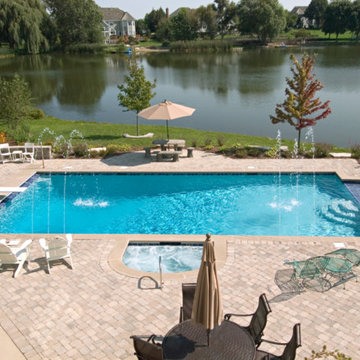 Deer Park, IL Swimming Pool and Hot Tub with Sunshelf