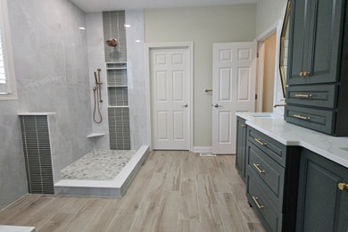 Transitional bathroom photo in Indianapolis
