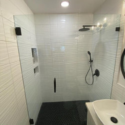 Nelson - Redondo Beach - Shower Doors