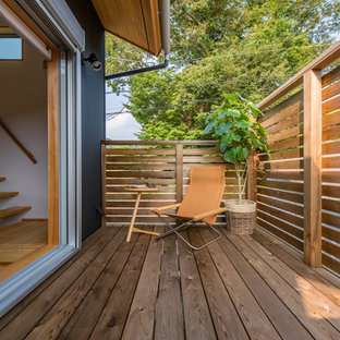 他の地域の小さい北欧スタイルのおしゃれなデッキ (張り出し屋根) の写真