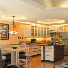 kichen w built in eating nook