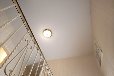 Elegant staircase photo in Toronto