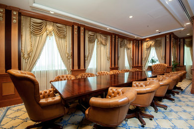 Dining room - traditional dining room idea in Milan