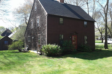 Elegant home design photo in Providence