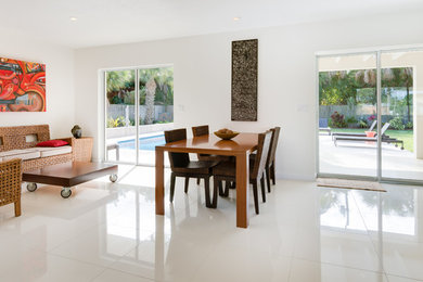 Inspiration for a mid-century modern family room remodel in Orlando