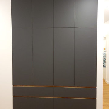 Garderobenschrank