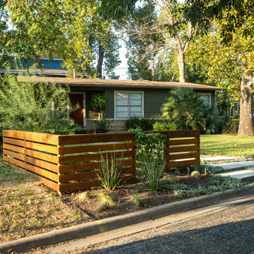Rustic Crestview Backyard Retreat