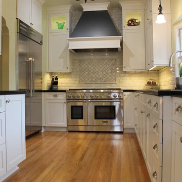 Classic kitchen in 1935 Spanish house