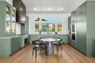 Example of a trendy kitchen design