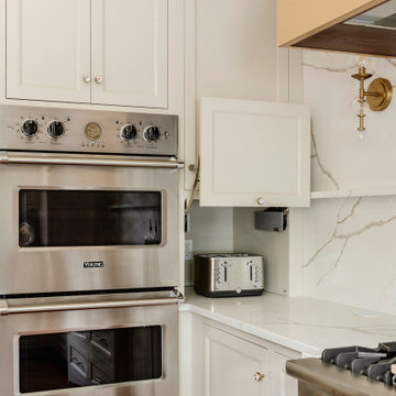 Warm Traditional Kitchen