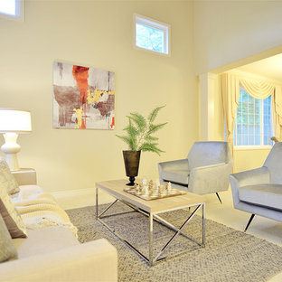 Seattle medium-size house staging (2000-2500 sqft)