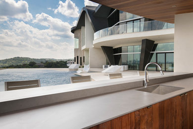 Example of a trendy pool design in Austin