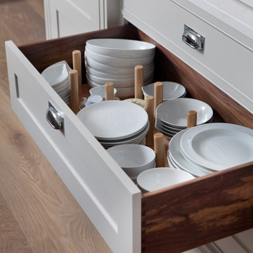 Jonathan Williams Modern Shaker Collection - Cabinteely