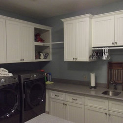 Charming Farmhouse, Howe - Products