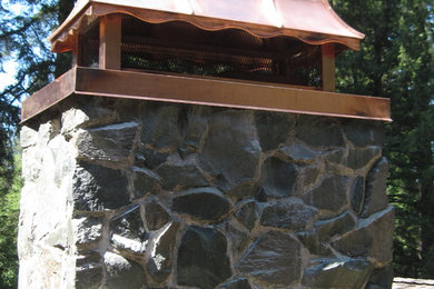 Example of a mountain style home design design in Seattle