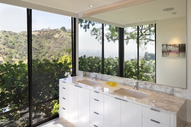 1950s home design photo in Los Angeles