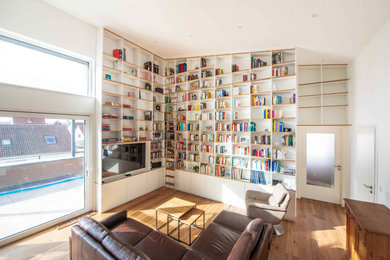 Geräumiges Modernes Wohnzimmer in Frankfurt am Main