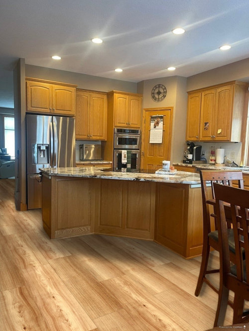 Best Floor Color With Honey Oak Cabinets at Amanda Castillo blog