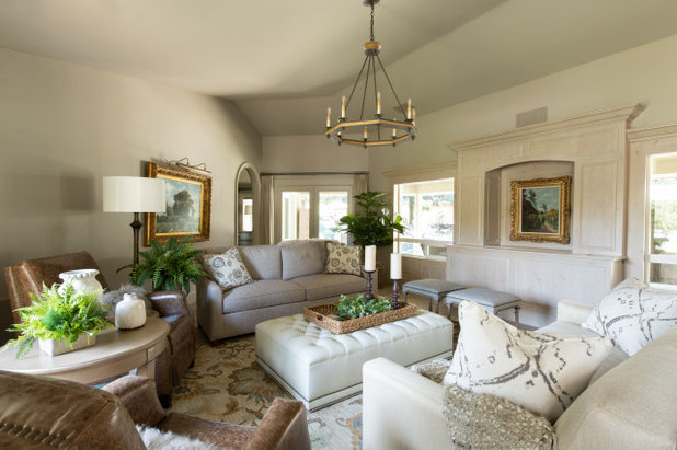 Living Room by Wendy Glaister Interiors