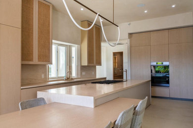 Example of a kitchen design in San Francisco