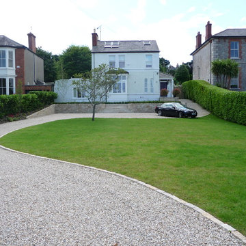 Dalkey - Front garden gravel driveway