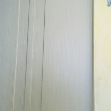 Glazed strié wall finish