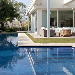Houndstooth Villa - Windows And Doors