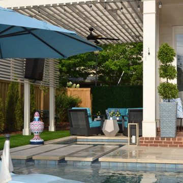 This small backyard has it all!