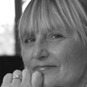 Susan George's photo
