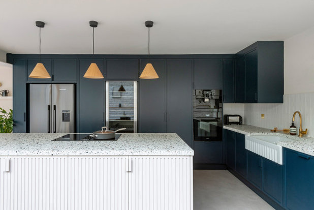 Transitional Kitchen by ALL & NXTHING