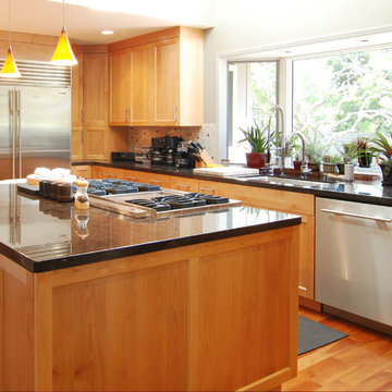 Natural alderwood kitchen