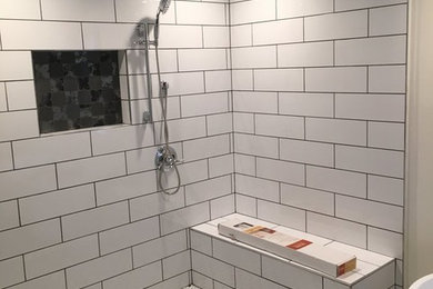 This is an example of a bathroom in Los Angeles.
