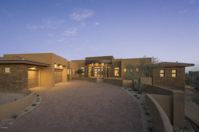 Exterior home idea in Phoenix