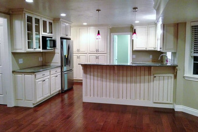 Kitchen - traditional kitchen idea in Salt Lake City