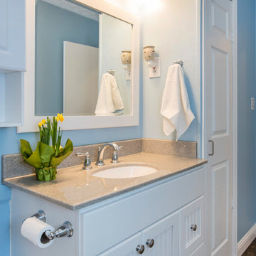 Columbus, Ohio Hall Bath