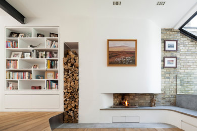 This is an example of a contemporary living room in London.