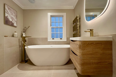 Bathroom - scandinavian bathroom idea in London