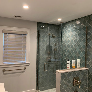 Grey Faux wood everlast blinds in bathroom to prevent moisture from damaging bli