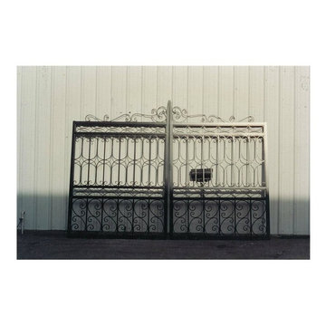 Driveway gates