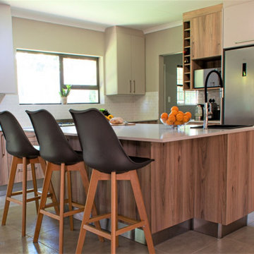 Neutral Two-tone Kitchen
